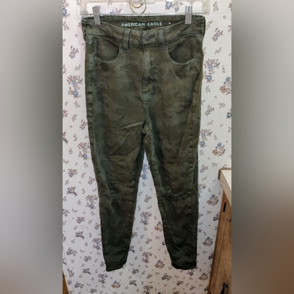 American Eagle- AE- Women's Camo Curvy Super High Rise Jeggings Size 8